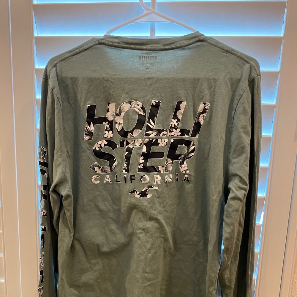 Discontinued Hollister Longsleeve